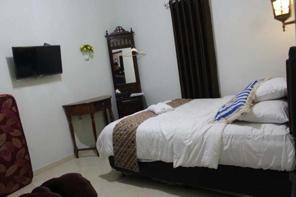 Hotel Renaya Griya Salakan Exterior foto