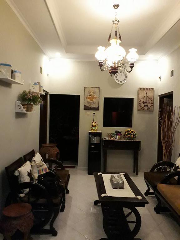 Hotel Renaya Griya Salakan Exterior foto